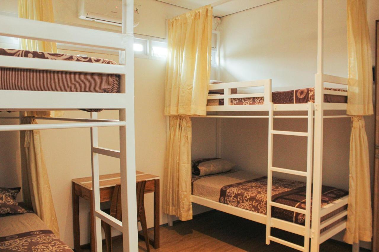 Rion Hostel Bogor Exterior photo