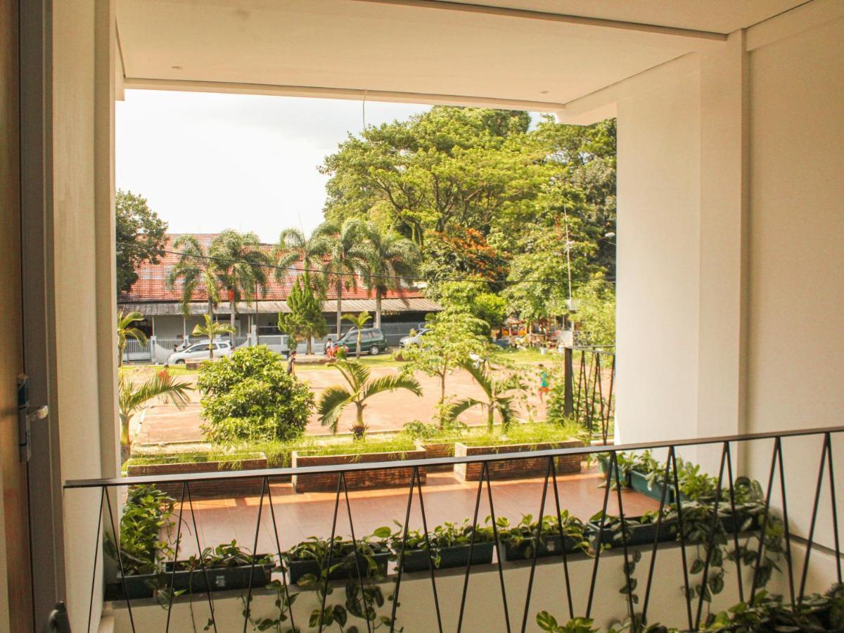 Rion Hostel Bogor Exterior photo