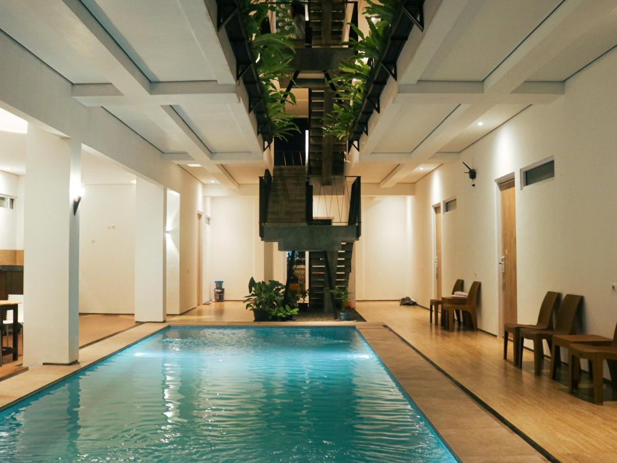 Rion Hostel Bogor Exterior photo